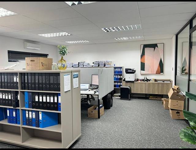 BUSINESS PROPERTY TO RENT IN MOUNT CROIX